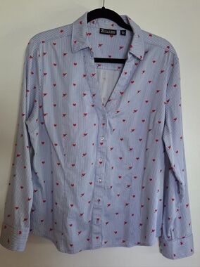 New York & Company Blue White Striped Button-Up Shirt with Red Heart Print